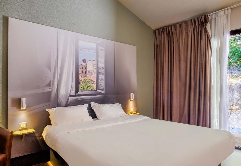 B&B Hôtel VILLENEUVE-LOUBET Village image