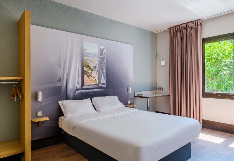 B&B Hôtel VILLENEUVE-LOUBET Village image