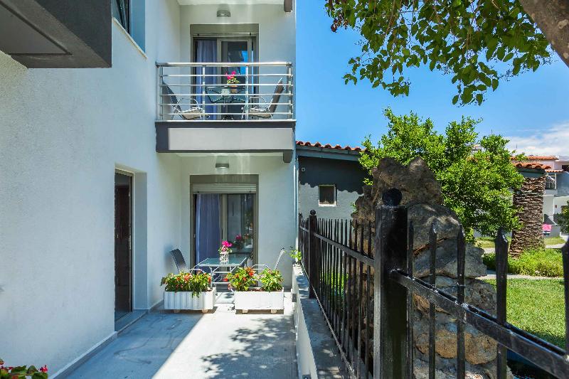 Nymphes Deluxe Accommodation image