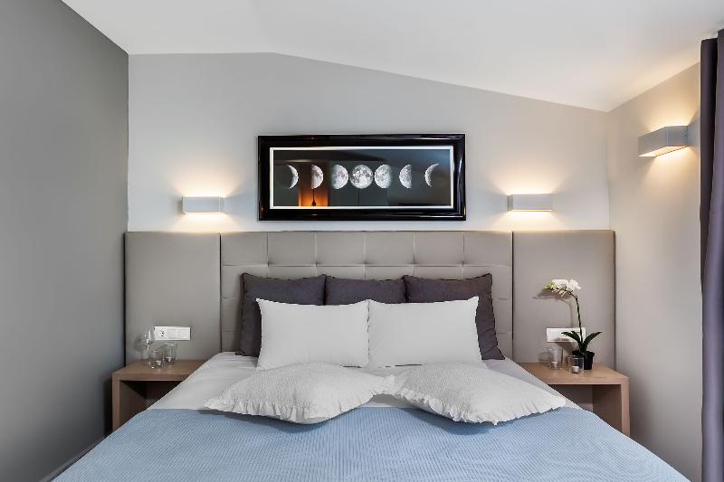 Nymphes Deluxe Accommodation image