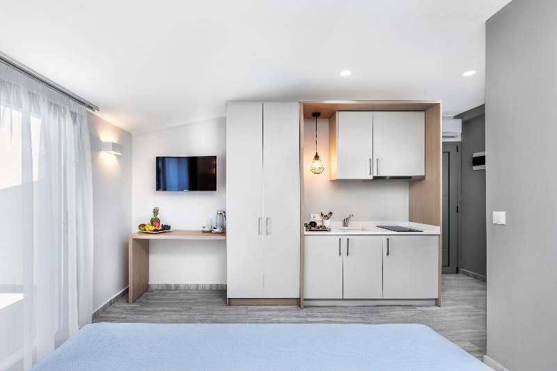 Nymphes Deluxe Accommodation image
