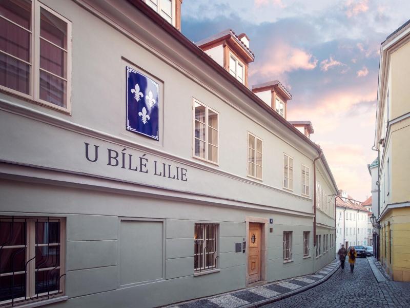 Hotel at The White Lily image