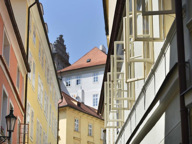 Hotel at The White Lily image