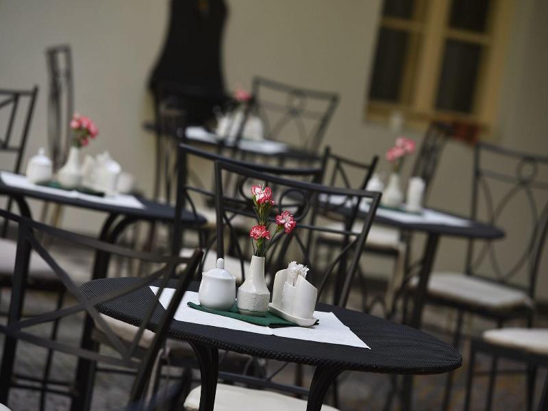Hotel at The White Lily image