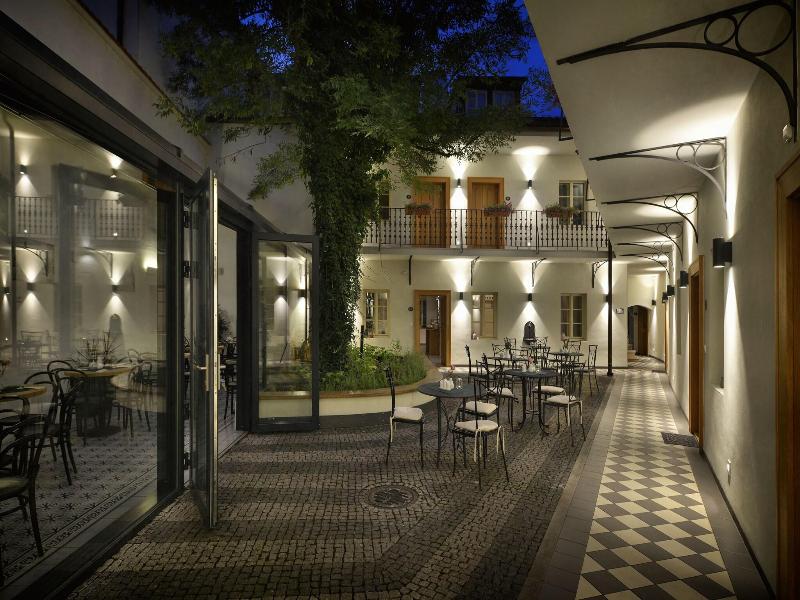 Hotel at The White Lily image