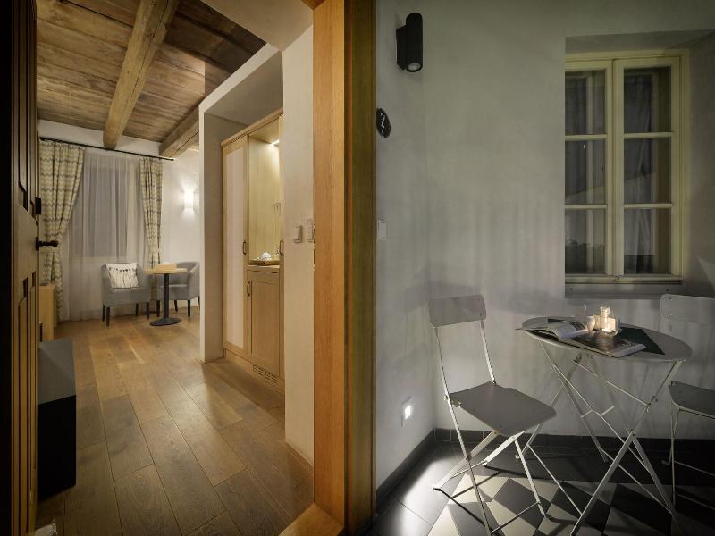Hotel at The White Lily image