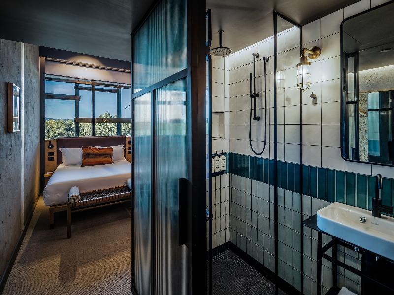 Ovolo Canberra a Wyndham Hotel image