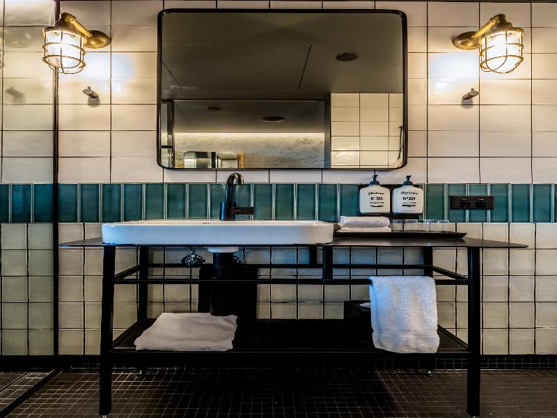 Ovolo Canberra a Wyndham Hotel image