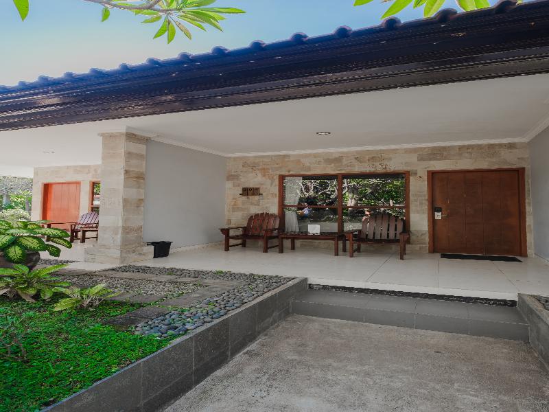 Brits Resort Lovina image