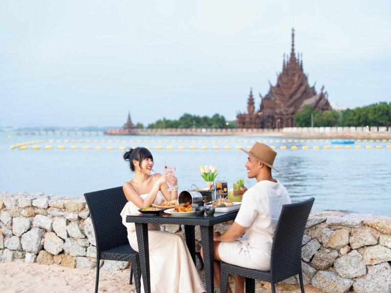 Mayaana Beach Resort Pattaya image