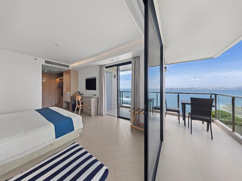 Mayaana Beach Resort Pattaya image