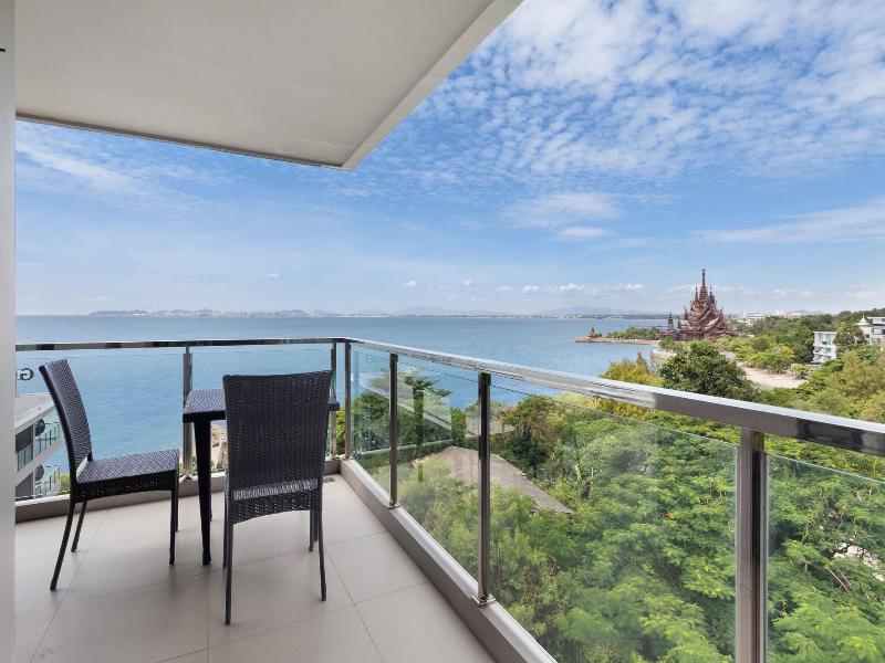 Mayaana Beach Resort Pattaya image