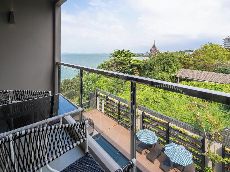 Mayaana Beach Resort Pattaya image