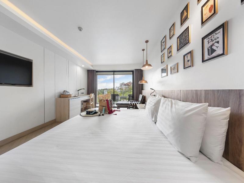 Mayaana Beach Resort Pattaya image