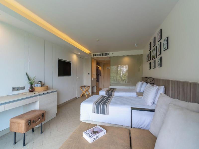 Mayaana Beach Resort Pattaya image