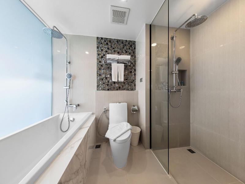 Mayaana Beach Resort Pattaya image
