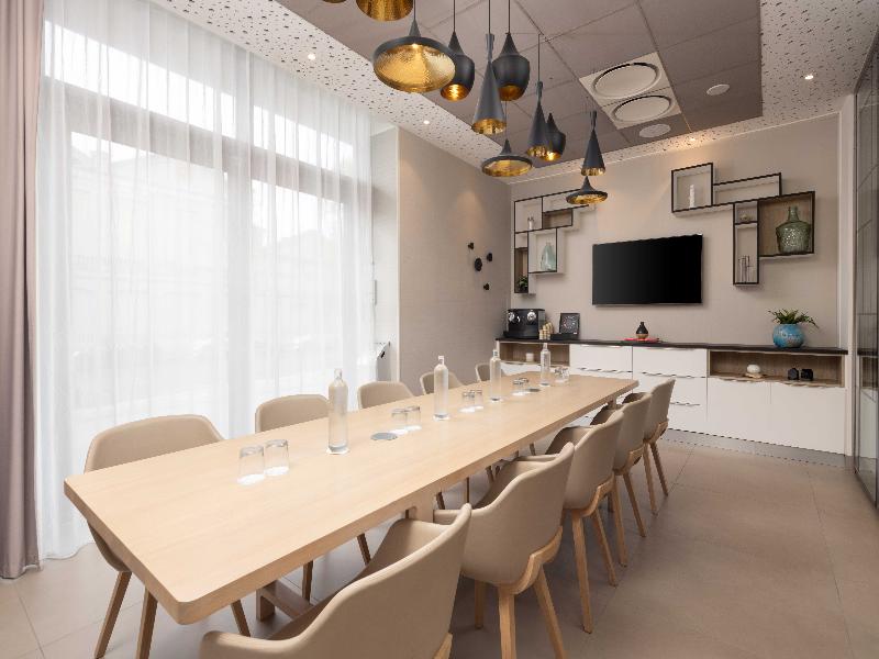 Hilton Garden Inn Bordeaux Centre image