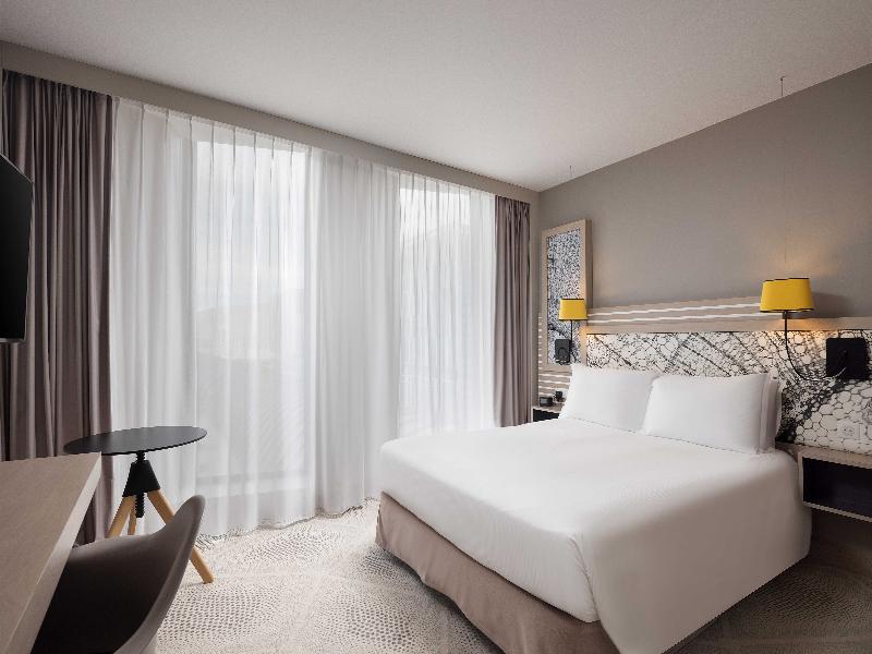 Hilton Garden Inn Bordeaux Centre image