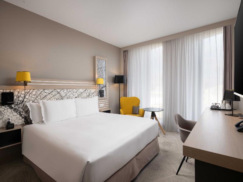 Hilton Garden Inn Bordeaux Centre image