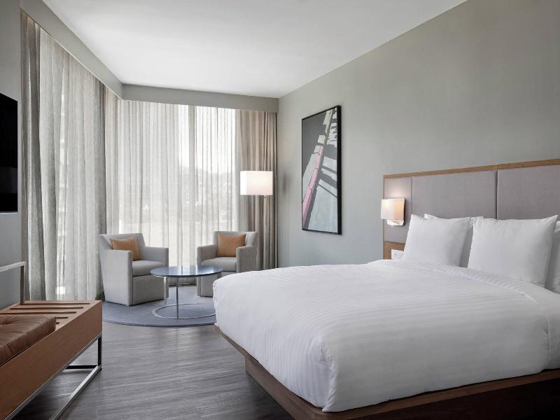 Ac Hotel Cape Town Waterfront image