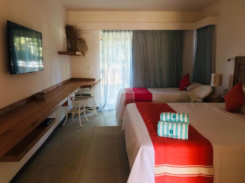 Pausa Hotel image