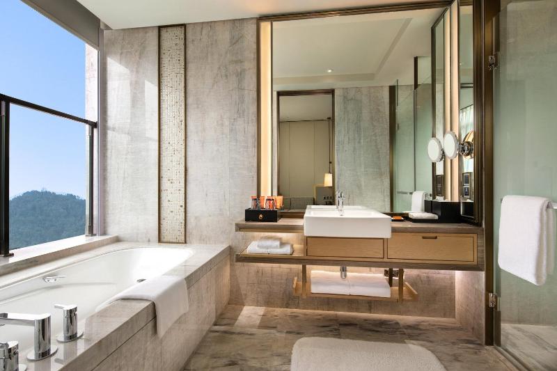 Xiangxi Crown International Hotel image