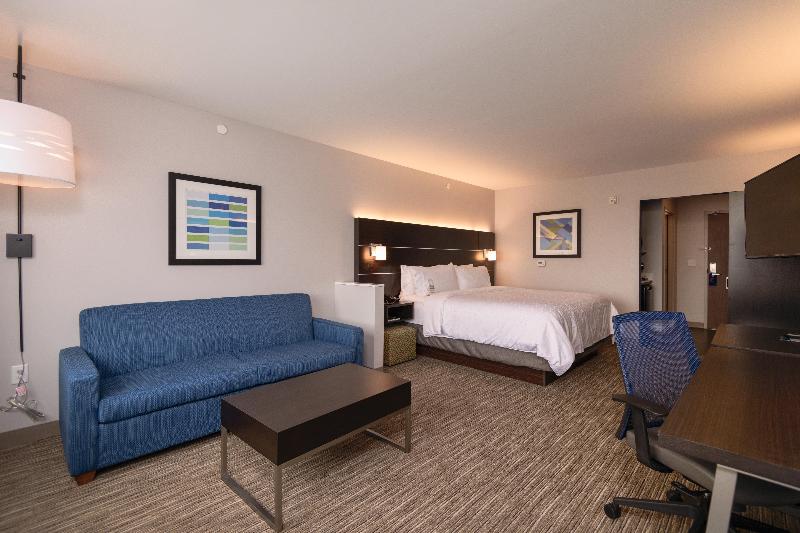Holiday Inn Express & Suites Tulsa Downtown By IHG image