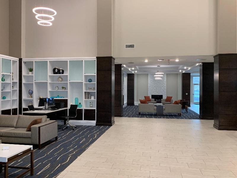 Holiday Inn & Suites Jefferson City By IHG image