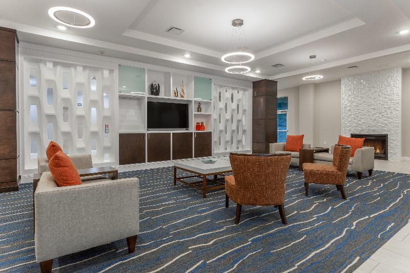 Holiday Inn & Suites Jefferson City By IHG image