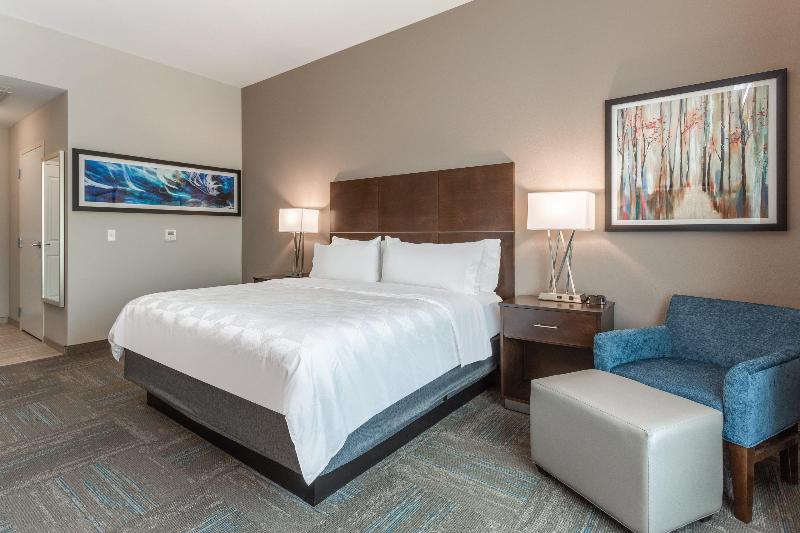 Holiday Inn & Suites Jefferson City By IHG image