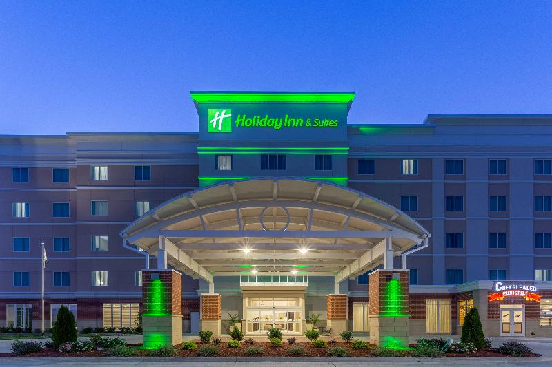 Holiday Inn & Suites Jefferson City By IHG image