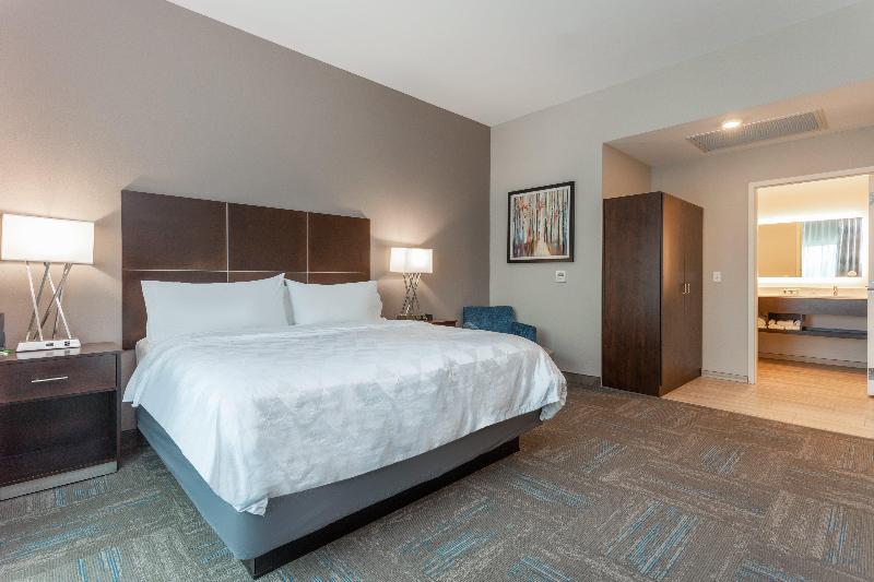 Holiday Inn & Suites Jefferson City By IHG image