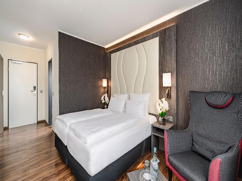 PLAZA INN Grevenbroich image