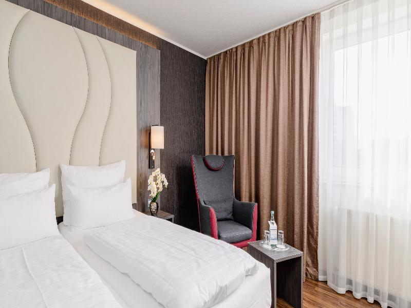 PLAZA INN Grevenbroich image