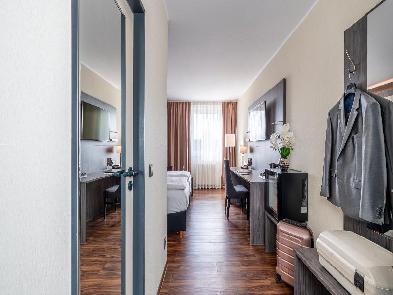 PLAZA INN Grevenbroich image