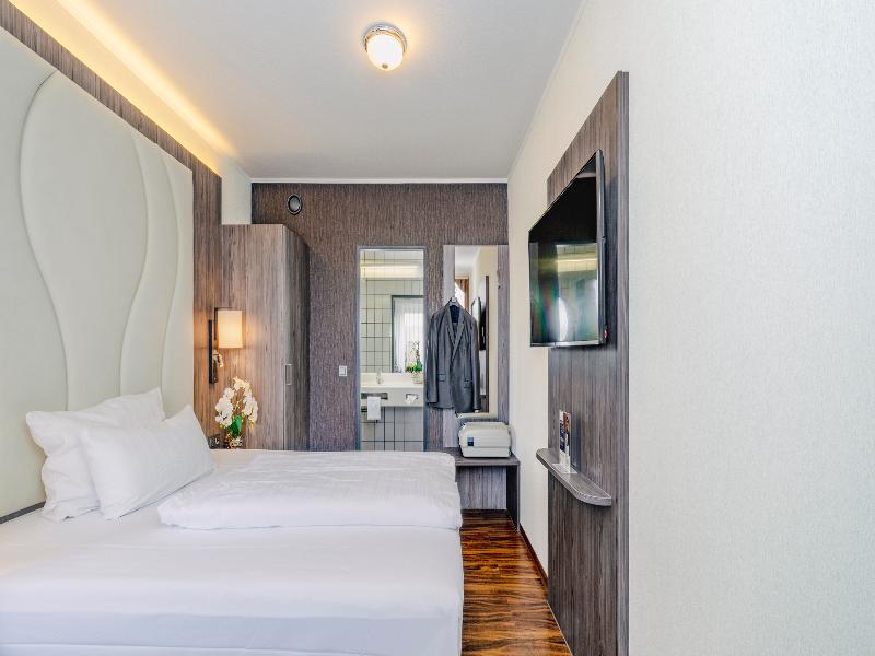 PLAZA INN Grevenbroich image