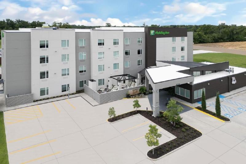 Holiday Inn Gonzales by IHG image