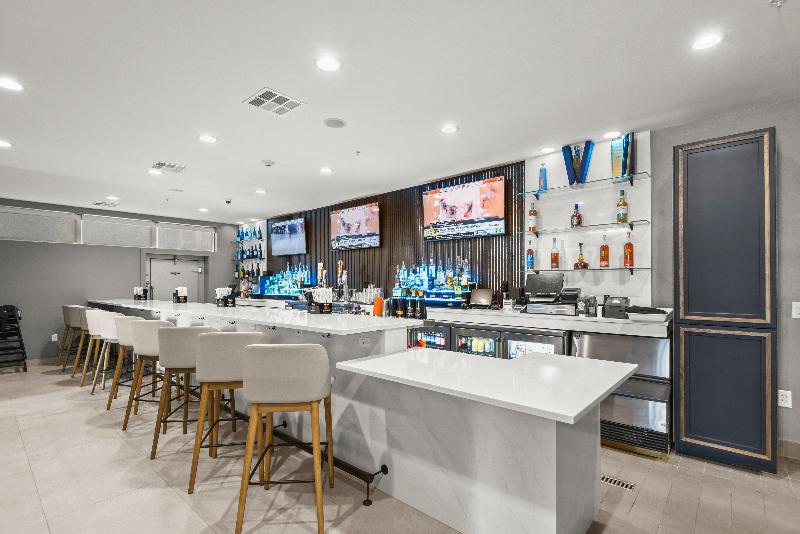 Holiday Inn Gonzales by IHG image