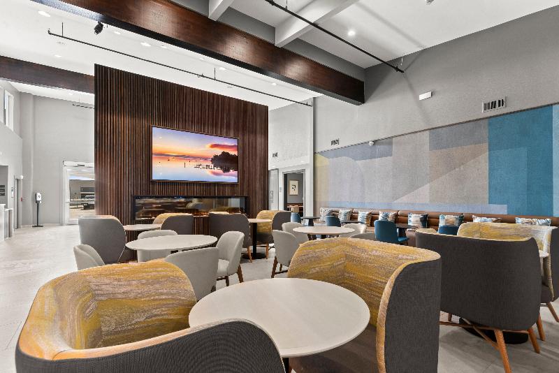 Holiday Inn Gonzales by IHG image