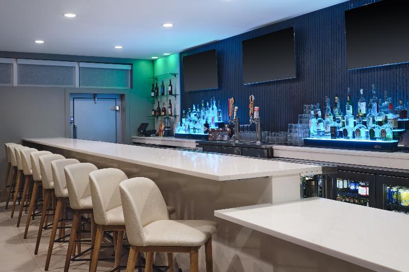 Holiday Inn Gonzales by IHG image