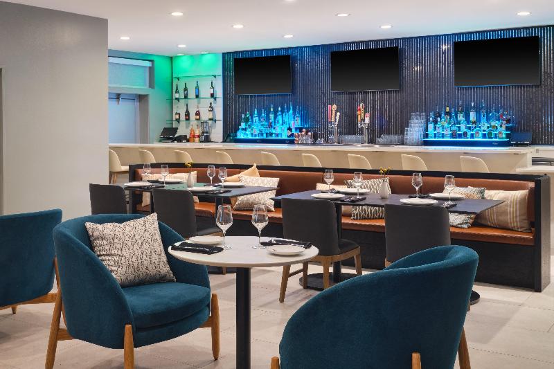 Holiday Inn Gonzales by IHG image
