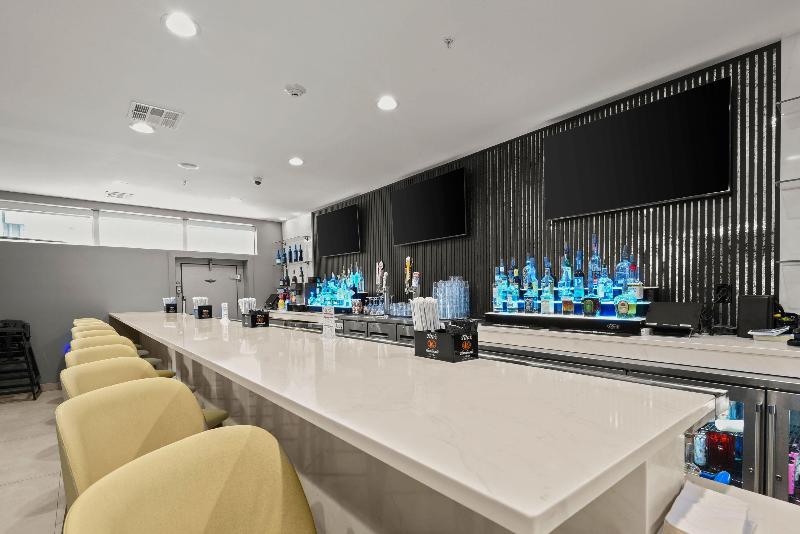 Holiday Inn Gonzales by IHG image