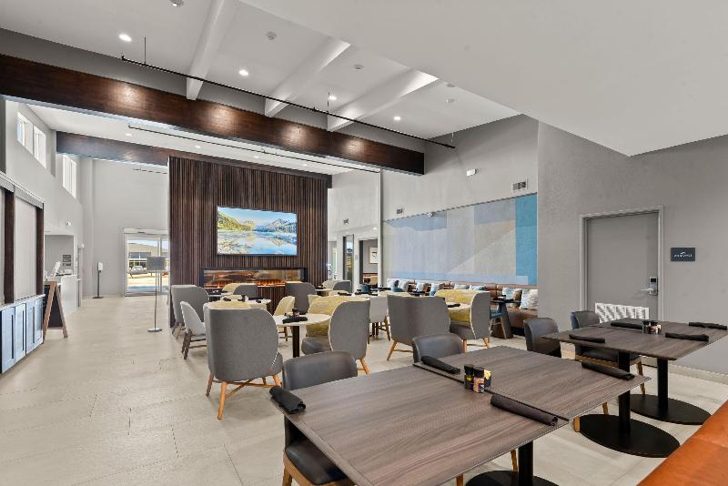 Holiday Inn Gonzales by IHG image