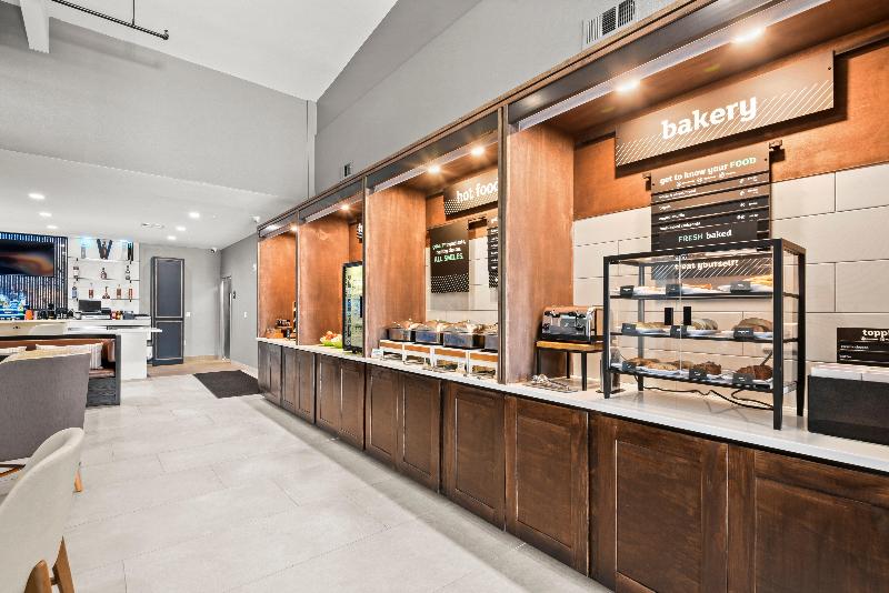 Holiday Inn Gonzales by IHG image