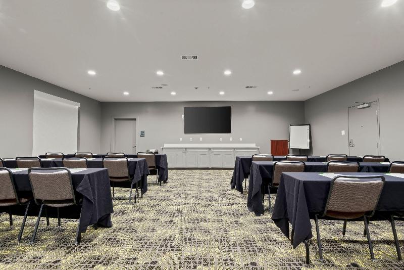 Holiday Inn Gonzales by IHG image