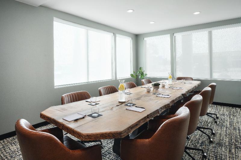 Holiday Inn Gonzales by IHG image