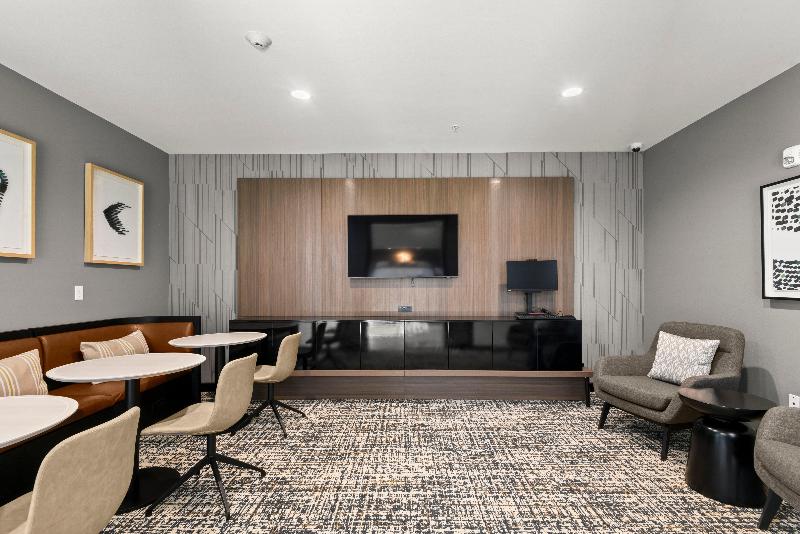 Holiday Inn Gonzales by IHG image