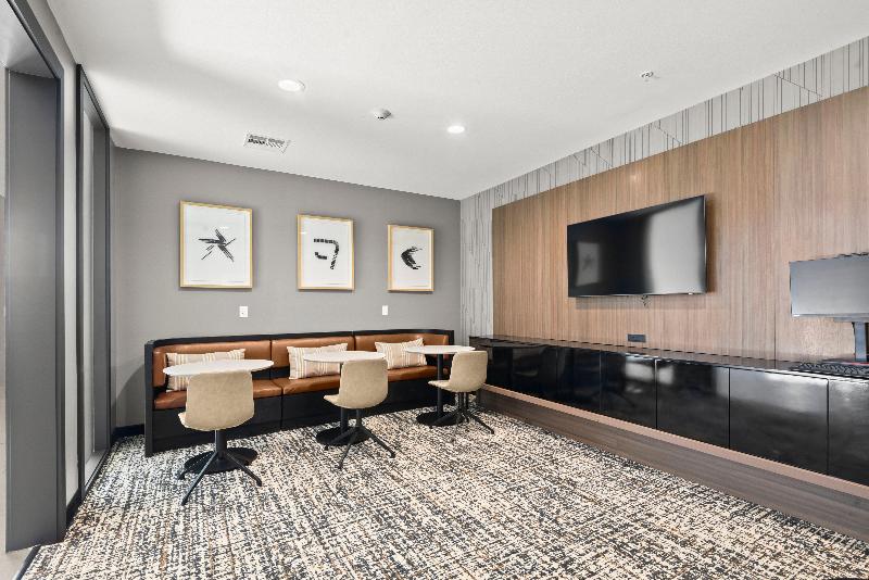 Holiday Inn Gonzales by IHG image