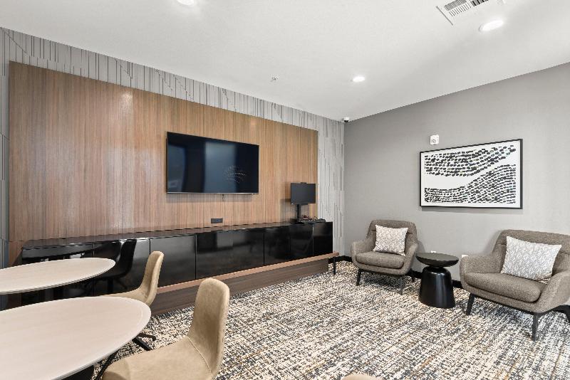 Holiday Inn Gonzales by IHG image