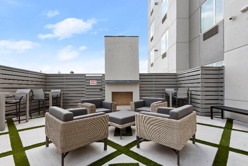 Holiday Inn Gonzales by IHG image